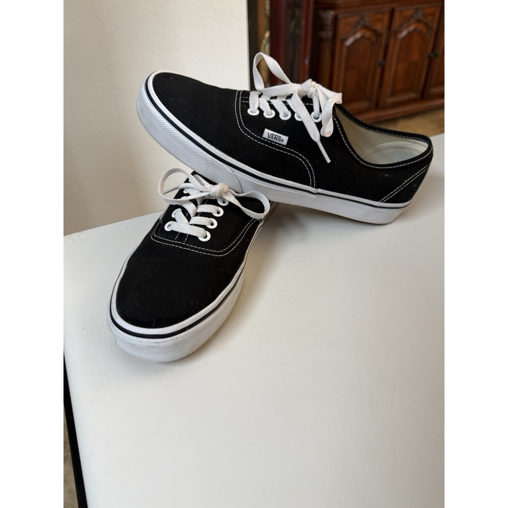 Vans Authentic Classic Low Top Black White Canvas Skate Shoes Men 9.5 / Women 11